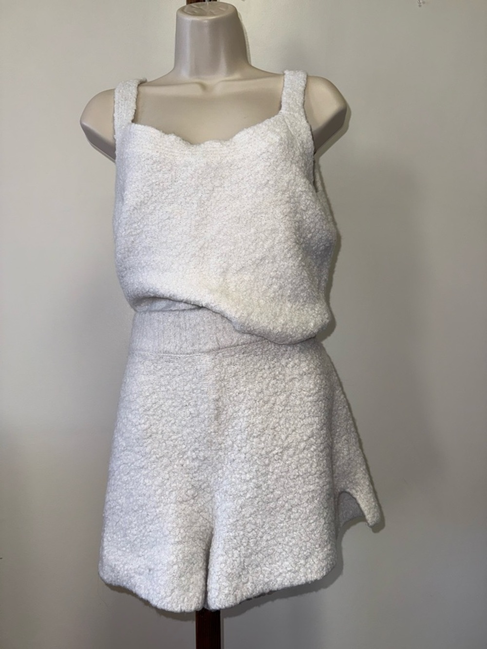 Abercrombie & Fitch (L) Off White Sherpa Lounge Collection Tank & Shorts Set